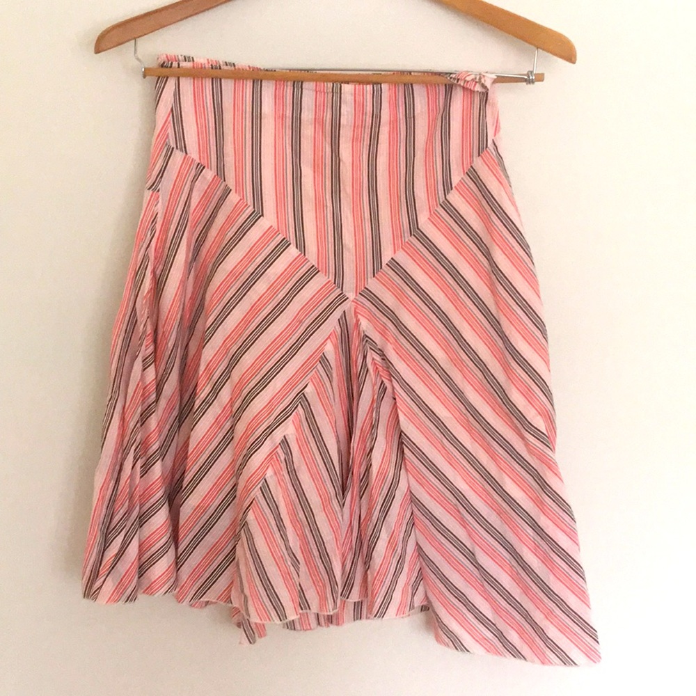 Cute flared skirt!